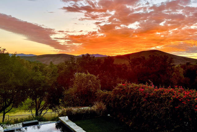 4646 Pine Valley Place, Westlake Village CA: https://media.crmls.org/mediaz/2ea3bb05-6844-42f3-b085-611a405071a1.jpg