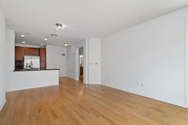 Detail Gallery Image 11 of 27 For 3857 Pell Pl #406,  San Diego,  CA 92130 - 2 Beds | 2 Baths