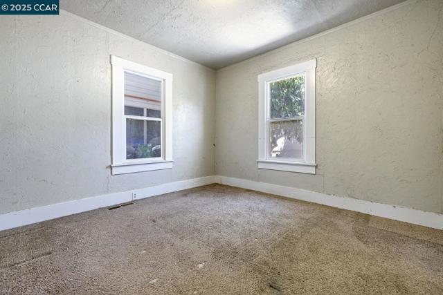 935 E Yosemite Ave, Madera CA: https://media.crmls.org/mediaz/2ea499cc-08b7-4272-850e-952d8594a994.jpg