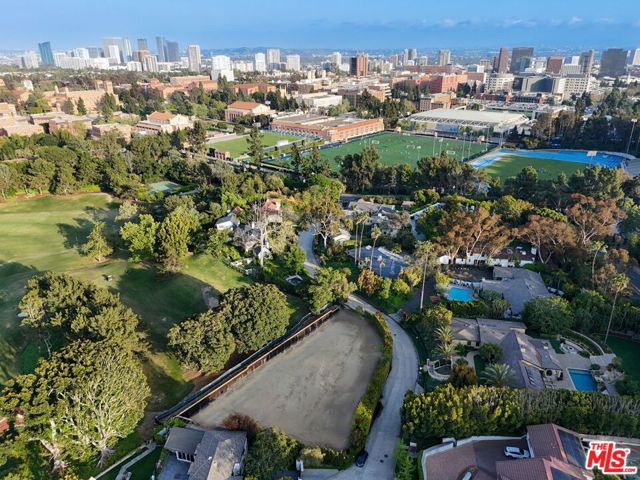146 Groverton Place, Los Angeles CA: https://media.crmls.org/mediaz/2ea4bad6-61e2-4b3f-84c3-b842588fcff5.jpg