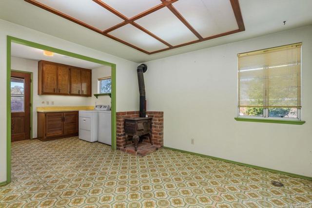 31600 Oak Glen Road, Valley Center CA: https://media.crmls.org/mediaz/2ea57449-9e9f-4640-abde-655617eada11.jpg