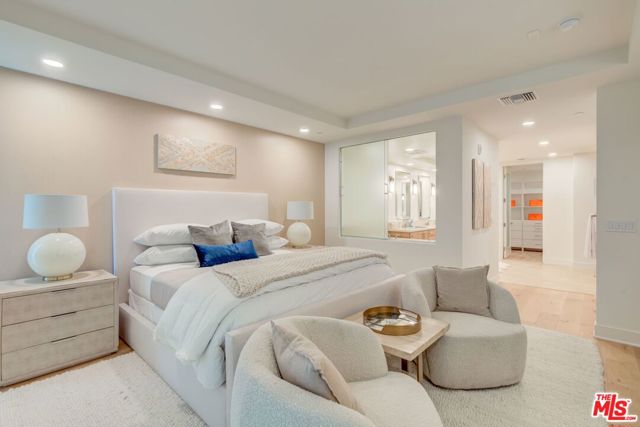 17325 Castellammare Drive, Pacific Palisades CA: https://media.crmls.org/mediaz/2ea58fc5-28f9-4356-93a9-1b7f55166501.jpg
