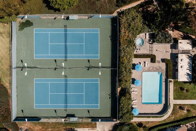 2163 Caminito Circulo Norte, La Jolla CA: https://media.crmls.org/mediaz/2ea66b9b-74aa-45e5-b2c8-eae41a0595e4.jpg