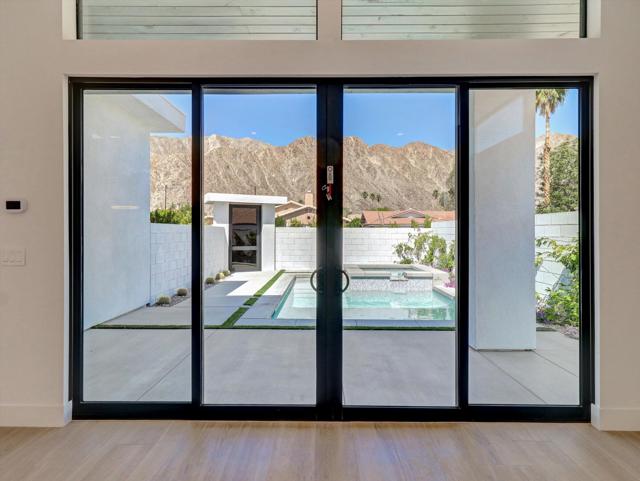 52120 Avenida Alvarado, La Quinta CA: https://media.crmls.org/mediaz/2ea67f82-cf2d-483a-a943-e860794f7132.jpg