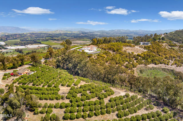 6860 Worth Way, Camarillo CA: https://media.crmls.org/mediaz/2ea73206-881c-49f8-be92-2b1d3ea781f0.jpg