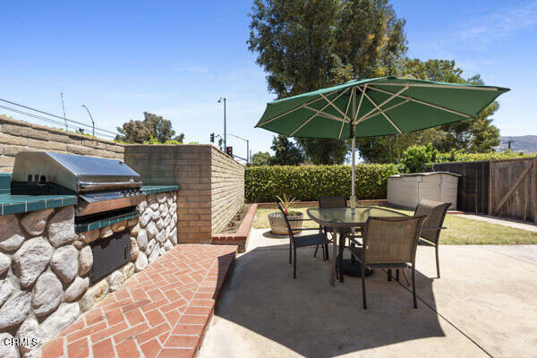 107 Sonoma Lane, Santa Paula CA: https://media.crmls.org/mediaz/2ea83003-c9d8-4b5e-9fb5-64fba4258c2b.jpg