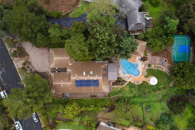 16327 Woodson View Rd, Poway CA: https://media.crmls.org/mediaz/2ea83da2-311e-4e28-8252-eaf4c3f09b83.jpg