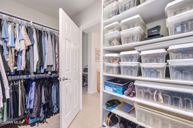 675 Oak Run Trail, Oak Park CA: https://media.crmls.org/mediaz/2ea99307-8eff-4e43-a0c4-ea7c43d5254f.jpg