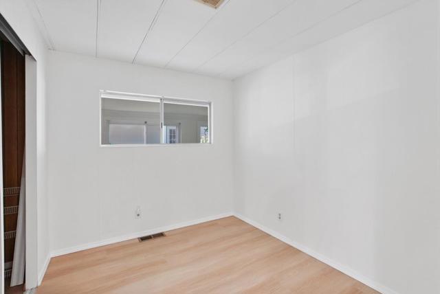 7 Seashell Circle, Half Moon Bay CA: https://media.crmls.org/mediaz/2ea9e855-9249-491b-b73a-1b2a1ff77e20.jpg