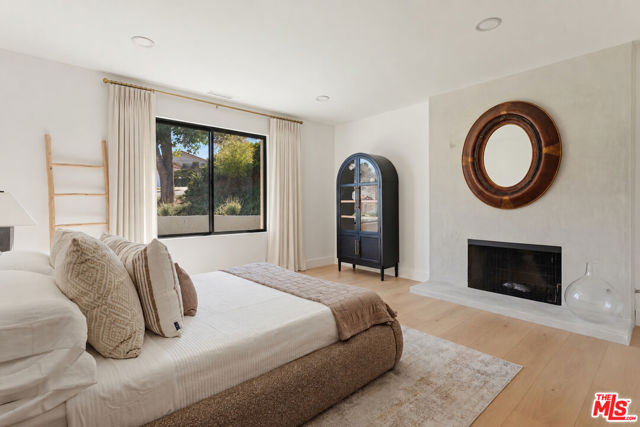 2031 Channelford Road photo 23
