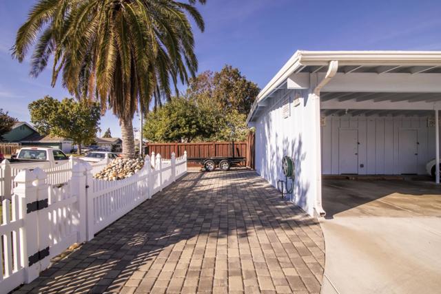 3335 Los Prados Street, San Mateo CA: https://media.crmls.org/mediaz/2eaac331-f2fc-4754-89ef-fd6e17cab3b3.jpg