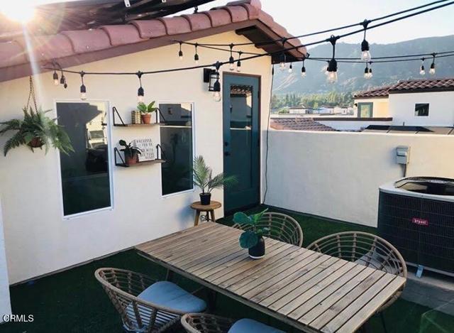 623 W Foothill Boulevard, Glendora CA: https://media.crmls.org/mediaz/2eaae972-afe1-4c10-a438-b5437dbff4fa.jpg