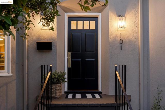 101 Palm Dr, Piedmont CA: https://media.crmls.org/mediaz/2eaaf5c3-7061-4739-89bc-c2fd874de0f6.jpg