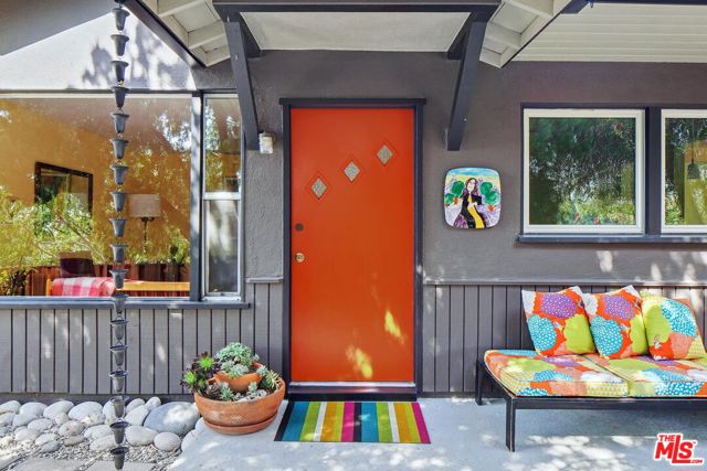 1865 UPPERTON Avenue, Los Angeles CA: https://media.crmls.org/mediaz/2eaaf796-c5ef-4ef2-a2aa-0cc9a38efee3.jpg