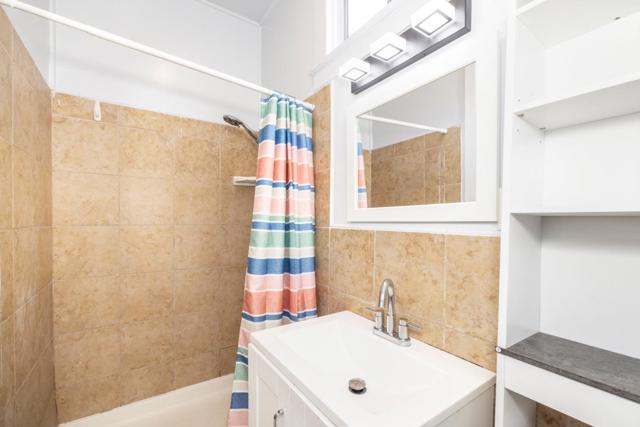 620 22nd Street, Richmond CA: https://media.crmls.org/mediaz/2eab1bf6-f58c-4bb9-b3f3-c5716382a498.jpg