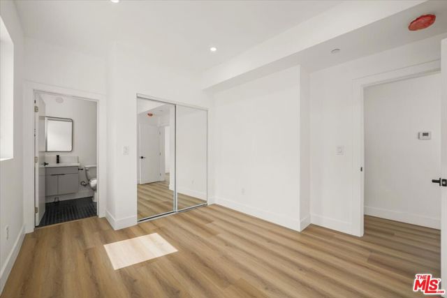 910 N Hudson Avenue, Los Angeles CA: https://media.crmls.org/mediaz/2eab2758-5c25-4e73-998e-24654a6966f5.jpg