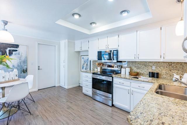 425 Mountain Laurel Court, Mountain View CA: https://media.crmls.org/mediaz/2eabb2bf-5d69-451b-b262-984daf88afd4.jpg