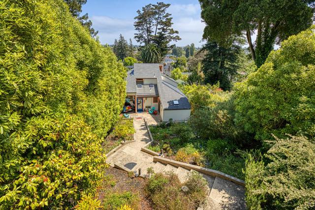 449 High Street, Santa Cruz CA: https://media.crmls.org/mediaz/2eabb2cc-4129-43d6-b651-c3018672dc94.jpg