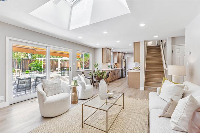 2531 Willowren Way, Pleasanton CA: https://media.crmls.org/mediaz/2eac2f81-f78b-4a82-b312-e659fc4b2407.jpg