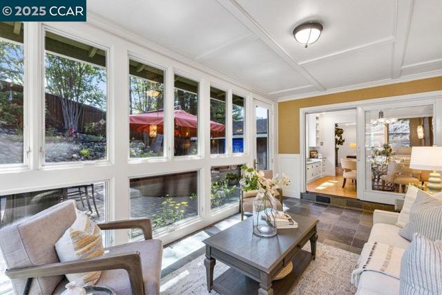 5 Kayser Ct, Walnut Creek CA: https://media.crmls.org/mediaz/2eac724a-f826-4547-b0b8-f1a70bd8c48e.jpg