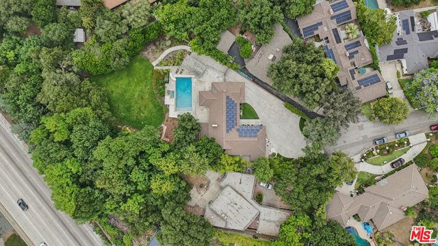 240 Oakhurst Lane, Arcadia CA: https://media.crmls.org/mediaz/2eac8e5d-3988-4fc5-85cd-addfcd7c24ab.jpg