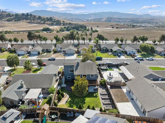 2421 Valley View Road, Hollister CA: https://media.crmls.org/mediaz/2eacde60-6eba-4725-b0bc-94d0008a3f14.jpg