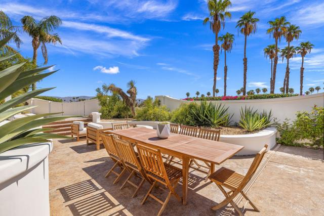 345 Crest Lake Drive, Palm Desert, CA 92211