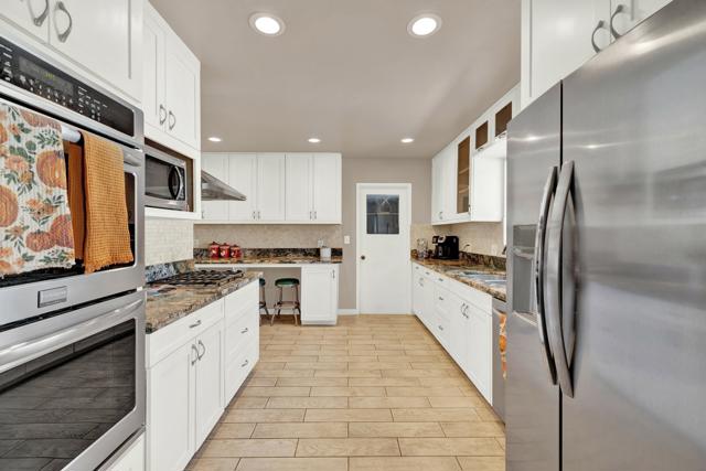1945 Wedgemere Road, El Cajon CA: https://media.crmls.org/mediaz/2eada065-585b-4156-8ceb-e17ce91c6c07.jpg