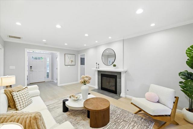 162 Del Monte Avenue, Los Altos CA: https://media.crmls.org/mediaz/2eadebb1-d5e9-47a5-898d-2eab2e6fe833.jpg