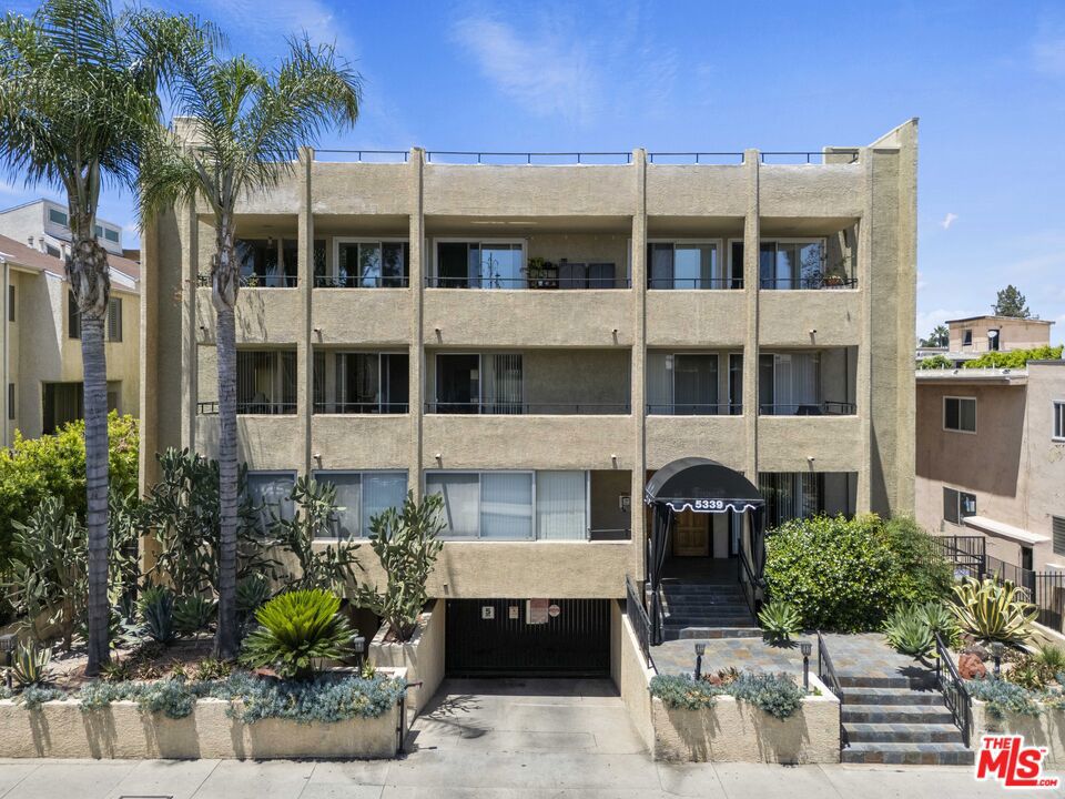 5339 Newcastle Avenue #205