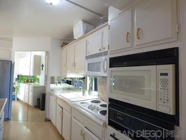 939 Coast Blvd - photo 18