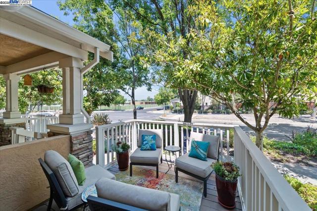 4682 Central Pkwy, Dublin CA: https://media.crmls.org/mediaz/2eb0485e-6a24-4976-899e-4e09da526d50.jpg