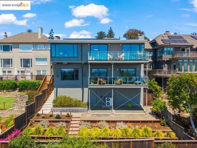 310 Pacific Ave, Piedmont CA: https://media.crmls.org/mediaz/2eb0b1f5-fa63-4a08-a3fb-6579a4b036e8.jpg