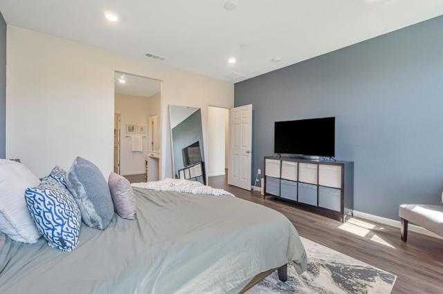 414 Ledro Way, Oakley CA: https://media.crmls.org/mediaz/2eb0cd74-b64f-4571-a9d5-6dda4edae3cb.jpg