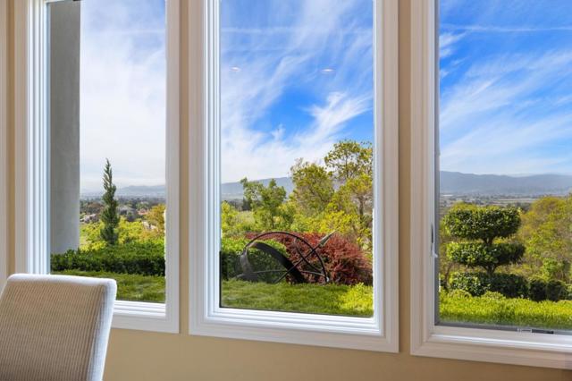9540 Via Del Oro, Gilroy CA: https://media.crmls.org/mediaz/2eb0de1e-4d22-4adb-8e65-af1ab14bd724.jpg