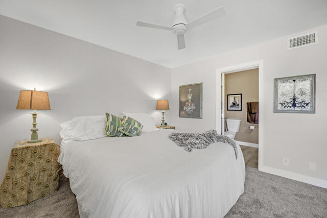 2006 E Sandalwood Drive, Palm Springs CA: https://media.crmls.org/mediaz/2eb0ec02-30dd-454c-9618-17fb27d38a86.jpg