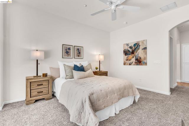 1124 Jonagold Way, Brentwood (CC) CA: https://media.crmls.org/mediaz/2eb14c81-67c9-4534-8c09-403392d839ce.jpg