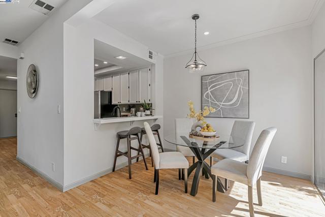 4772 Mendocino Ter, Fremont CA: https://media.crmls.org/mediaz/2eb28b19-b879-4d3e-a59c-8bb5a8497c6c.jpg