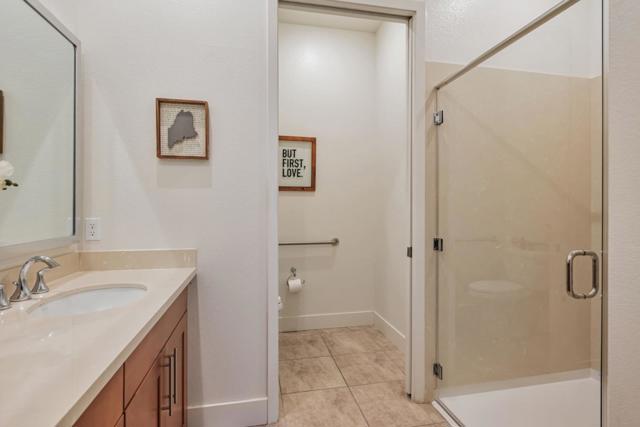 1028 Foster Square Lane, Foster City CA: https://media.crmls.org/mediaz/2eb2bbf7-d41e-4a25-9694-77d12b45031c.jpg