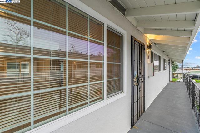 27070 Manon Ave, Hayward CA: https://media.crmls.org/mediaz/2eb32a17-21e3-4c79-9c39-d7a5188d1070.jpg