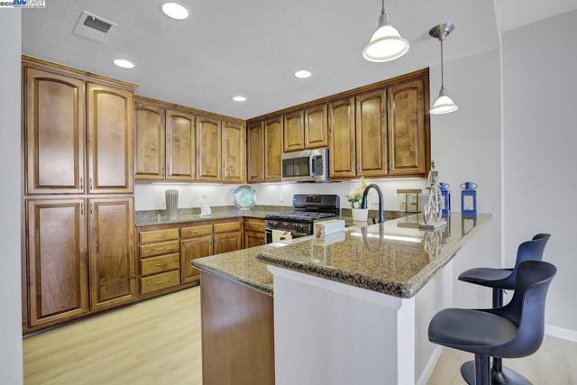 40702 Greystone Ter, Fremont CA: https://media.crmls.org/mediaz/2eb371da-17ac-4ee8-9f72-ef5aa1ebe7b0.jpg