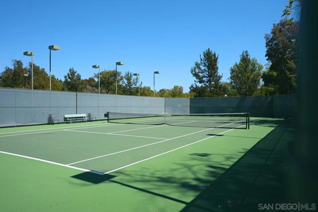 11 Country Glen Rd, Fallbrook CA: https://media.crmls.org/mediaz/2eb3968c-fee4-476d-9212-b915f83f5583.jpg