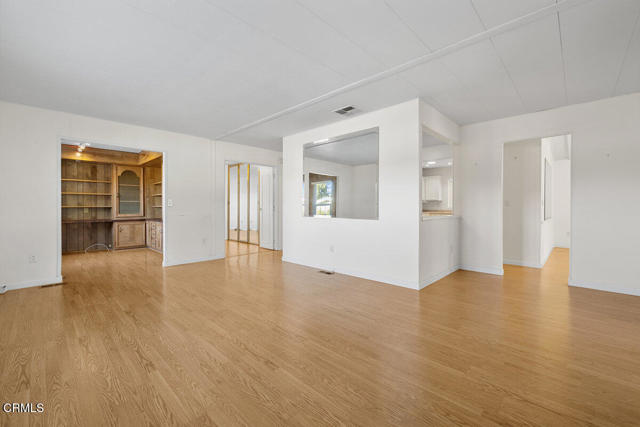 232 Talud Terrace Terrace, Camarillo CA: https://media.crmls.org/mediaz/2eb3a2ab-ca67-49bb-bec8-dc00b3258b8c.jpg