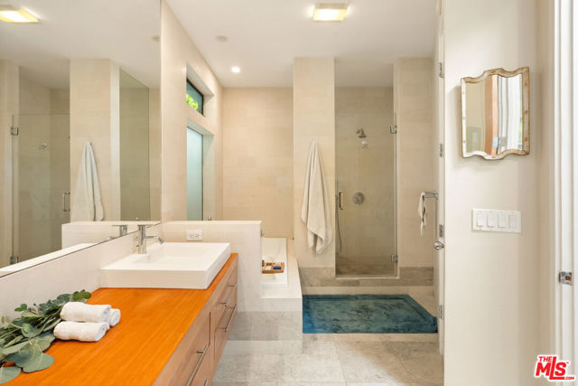 4 Bed Home for Sale in Venice, California