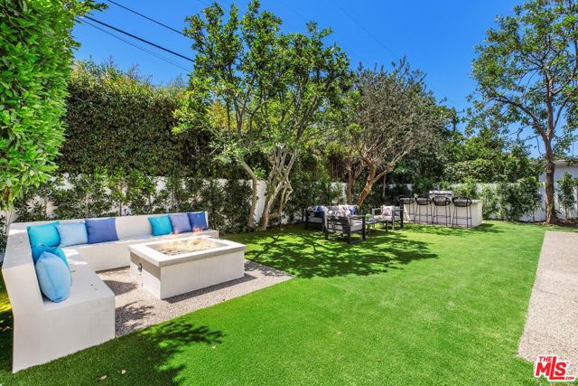 5305 Allott Avenue, Sherman Oaks CA: https://media.crmls.org/mediaz/2eb3cc57-ca98-4bc3-81f1-8c1c8cfd9cb8.jpg