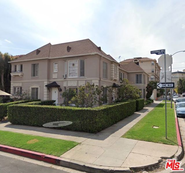 5754 W 4th Street, Los Angeles CA: https://media.crmls.org/mediaz/2eb40f33-d73d-43ae-8b17-955ba2a21b75.jpg