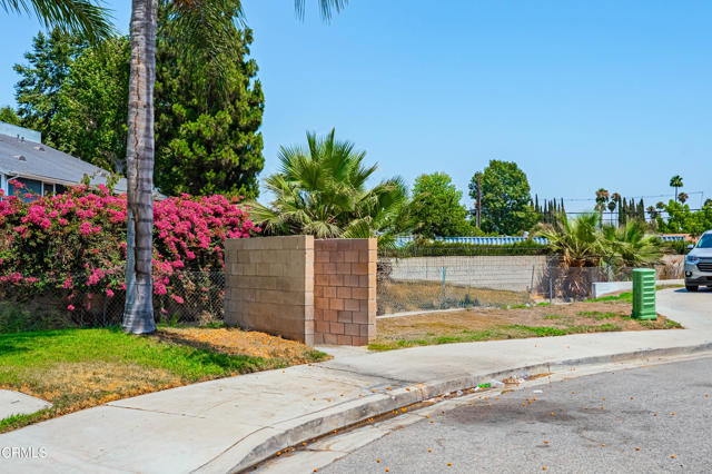 9039 Colony Place, Riverside CA: https://media.crmls.org/mediaz/2eb45f1a-7926-4533-ad05-ac2c1bf18cda.jpg