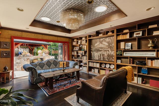 4953 Alta Canyada Road, La Canada Flintridge CA: https://media.crmls.org/mediaz/2eb46001-fb63-48bf-9e4a-b76543f33203.jpg