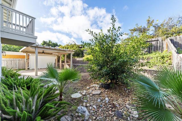 8324 Calle Calzada, San Diego CA: https://media.crmls.org/mediaz/2eb47312-a5ca-41c8-b007-64b1ad859c95.jpg