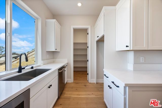 5153 Wild Oak Lane, El Dorado Hills CA: https://media.crmls.org/mediaz/2eb4b237-8f8c-46af-bc18-fe24ad66ef31.jpg